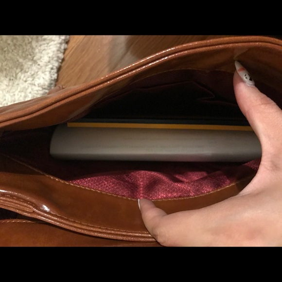 [BUNDLE UP🎉🎉] Glossy Brown Messenger Bag - Picture 7 of 8