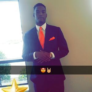 Meet your Posher, Carlos