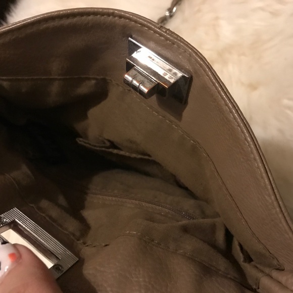 [BUNDLE UP🎉🎉] Beige/ Tan Bag - Picture 5 of 6