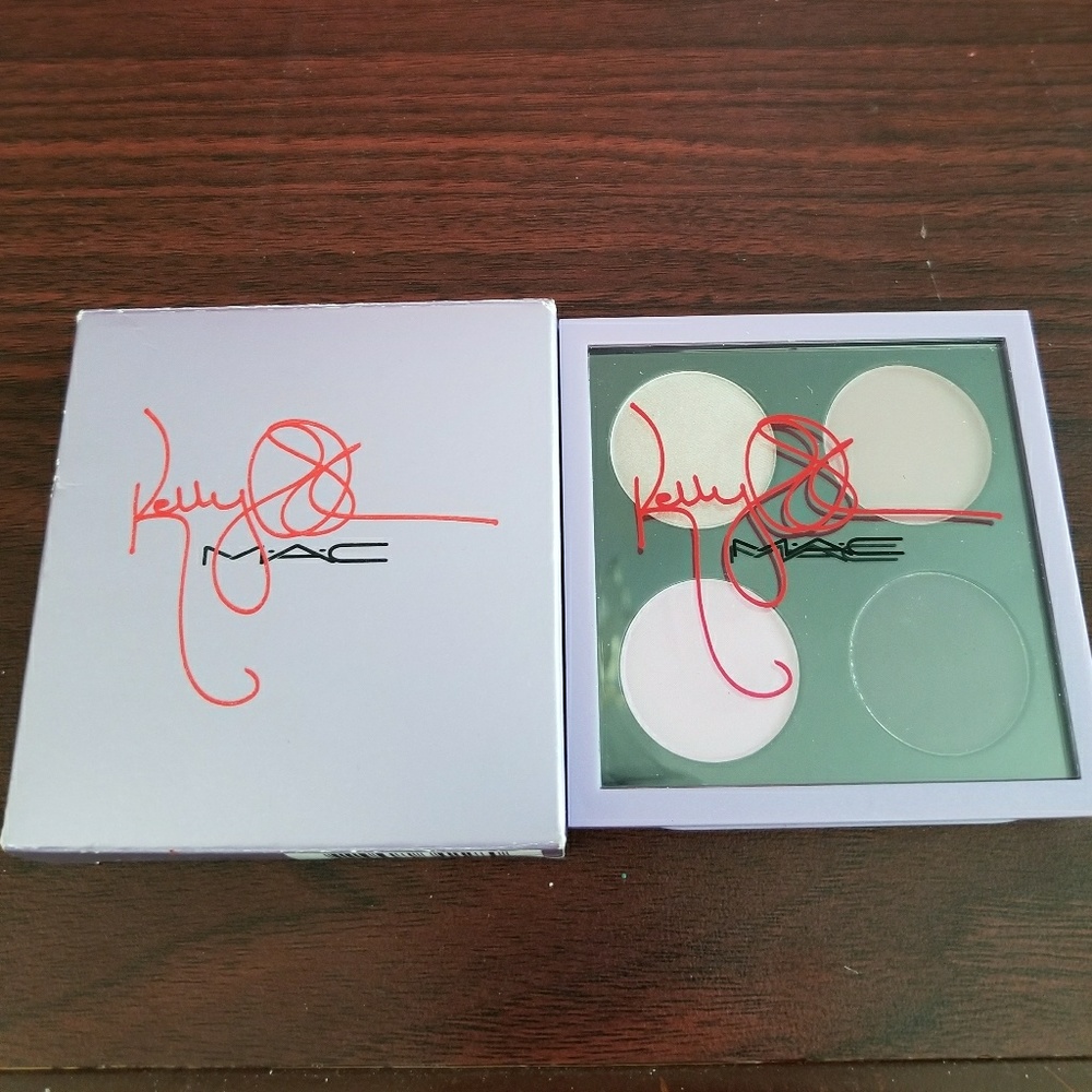 MAC Kelly Osborne limited edition eye shadow palet