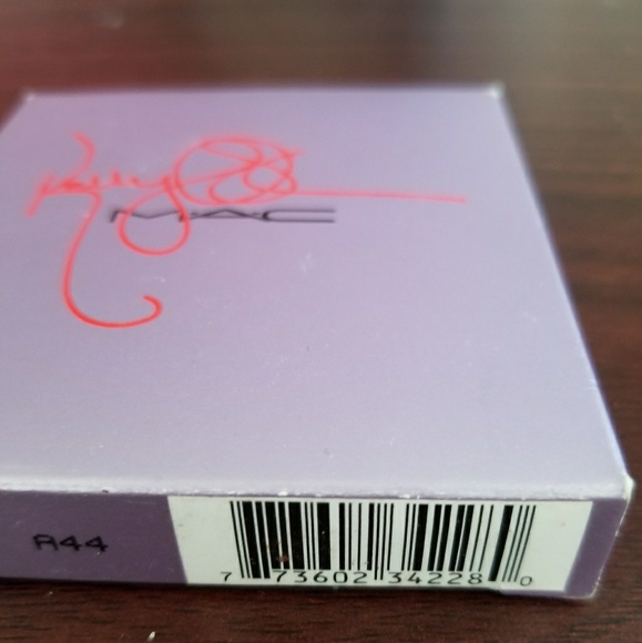 MAC Kelly Osborne limited edition eye shadow palet - Picture 5 of 6