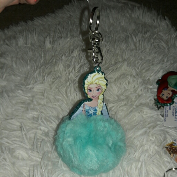 Disney Princess Pom poms / keychain - Picture 4 of 7