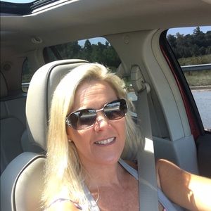 Meet your Posher, Angie