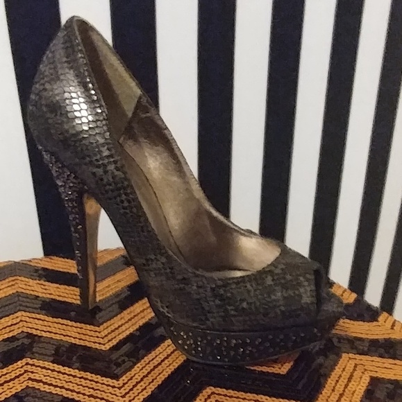 Opened toe Heels - Picture 2 of 2