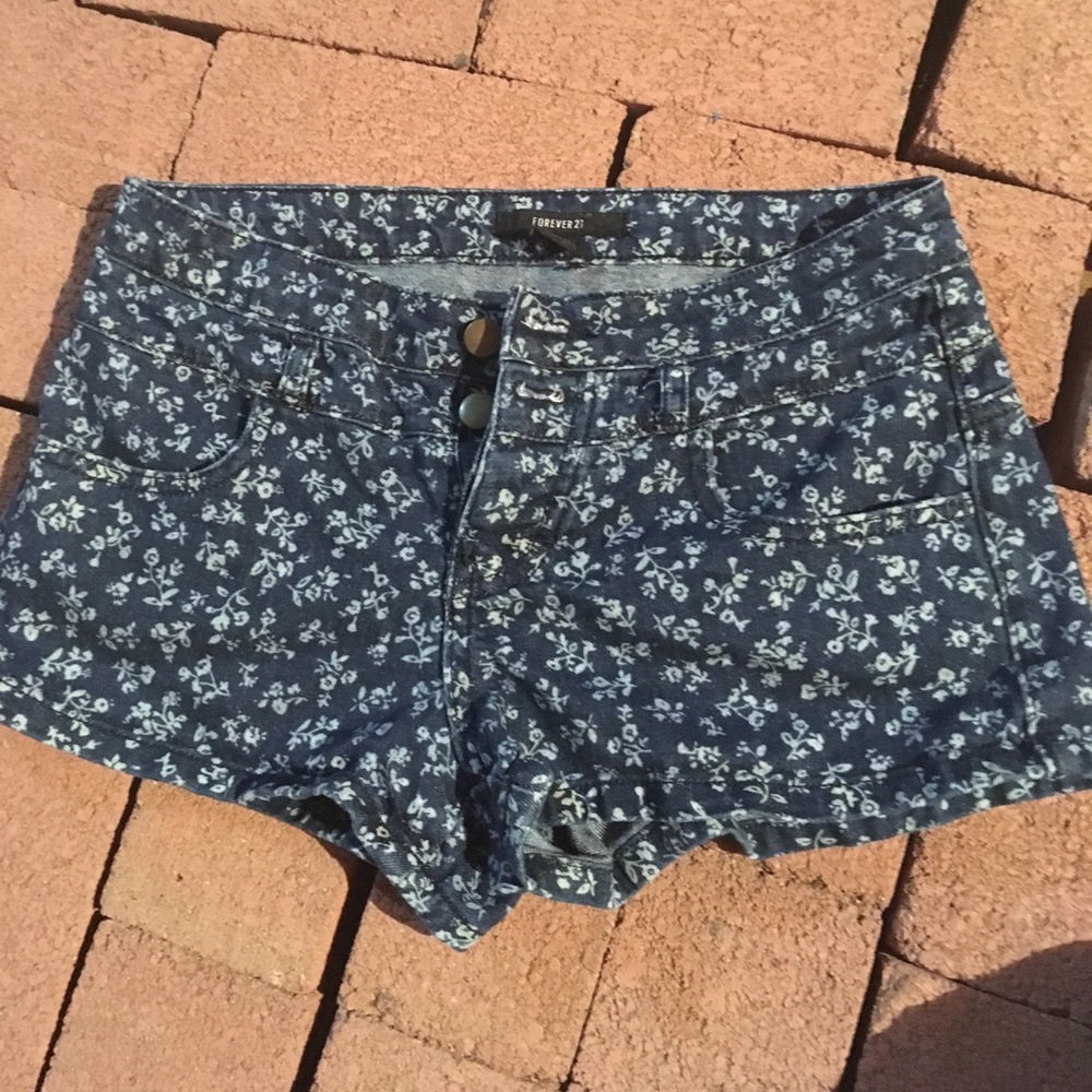 Flower pattern navy blue jean shorts