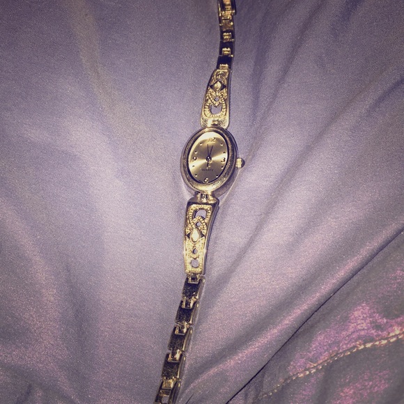 Jewelry - ✈️🗺🖤⏳📦Pretty watch