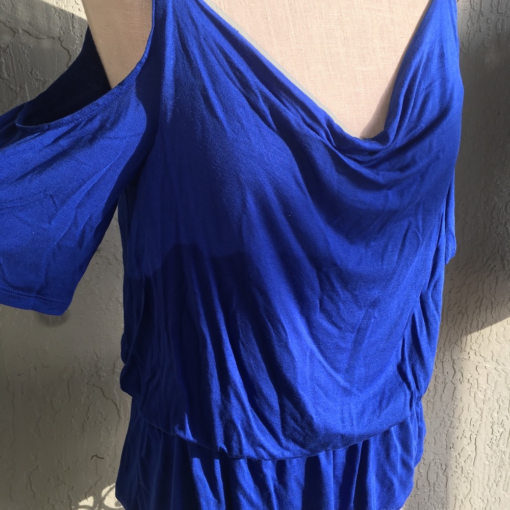 Thalia Knit Top Blue Cold Shoulder Scoop Neck M