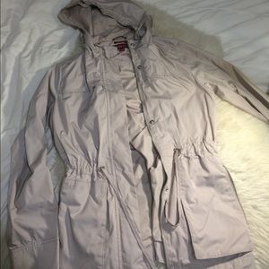 Water resistant lightweight coat