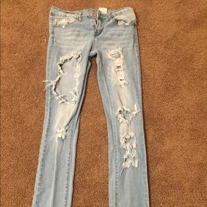 VIP fierce distressed skinny jeans *SUPER CUTE!*