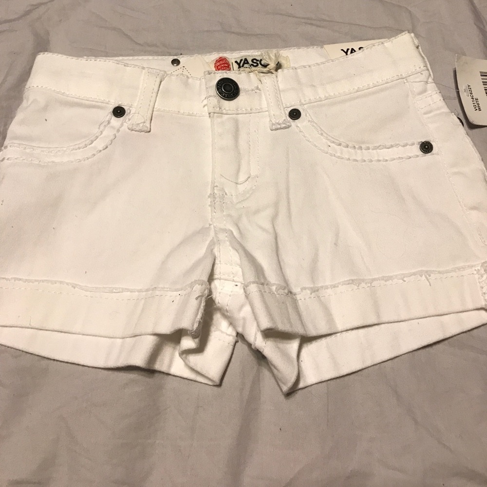 White cotton/spandex shorts new with tags