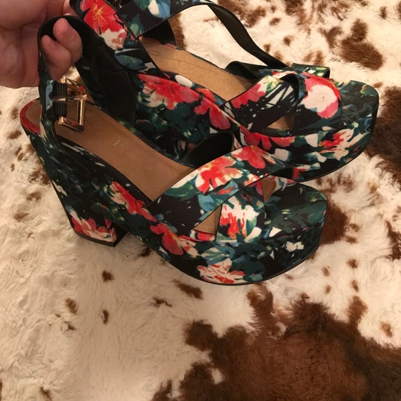 Aldo - Picture 2 of 3