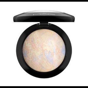 ❤️🌈 MAC Mineralize Skinfinish in LIGHTSCAPADE