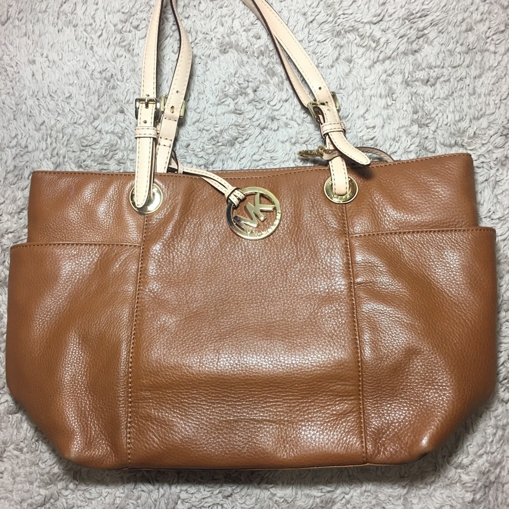 Michael kors purse!