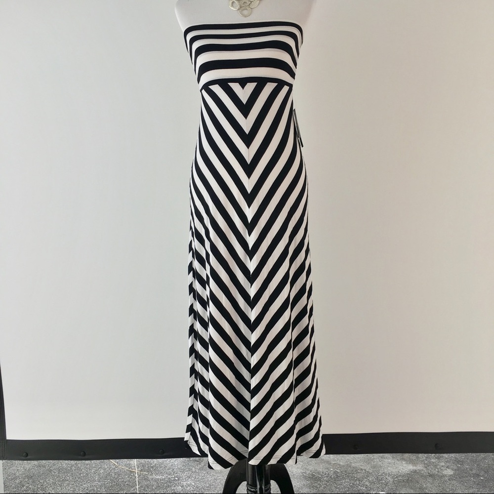 🎉SALE‼️NWT Black/White Striped strapless