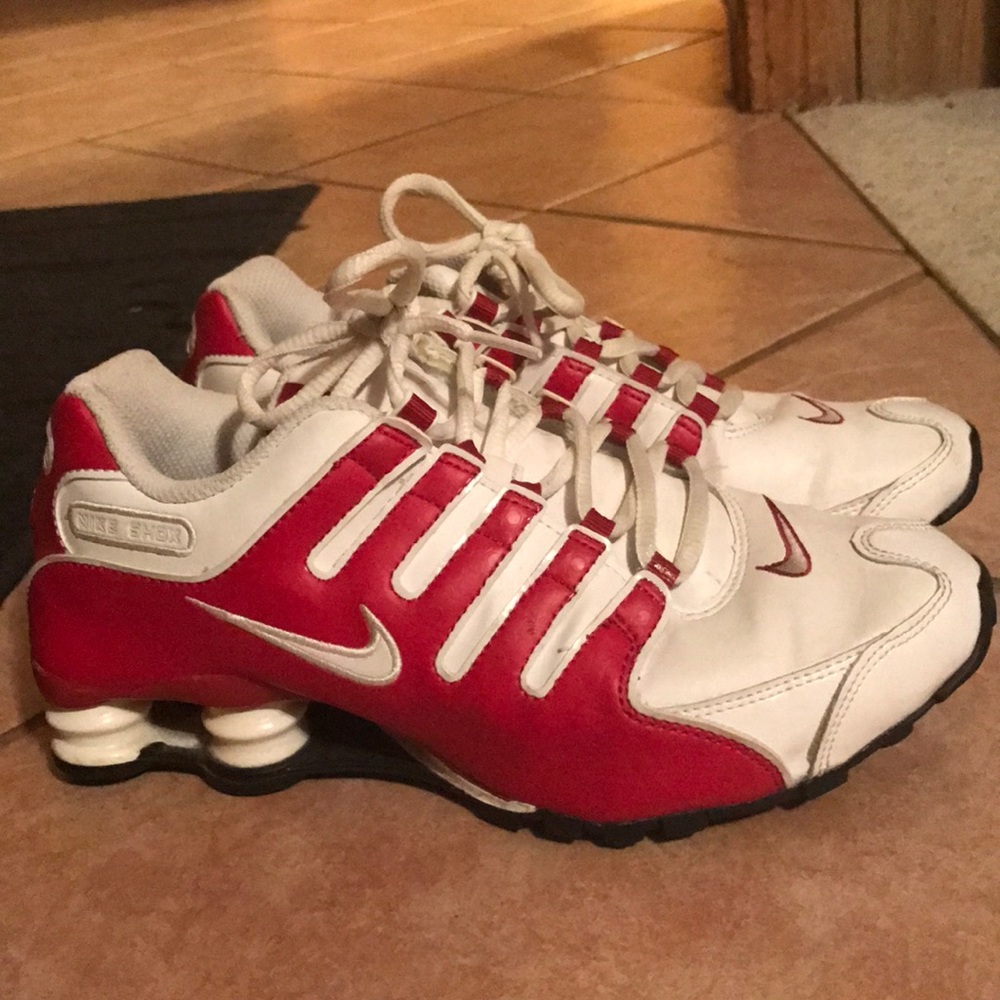 NIKE SHOX lightly used!!!! Size 7.5