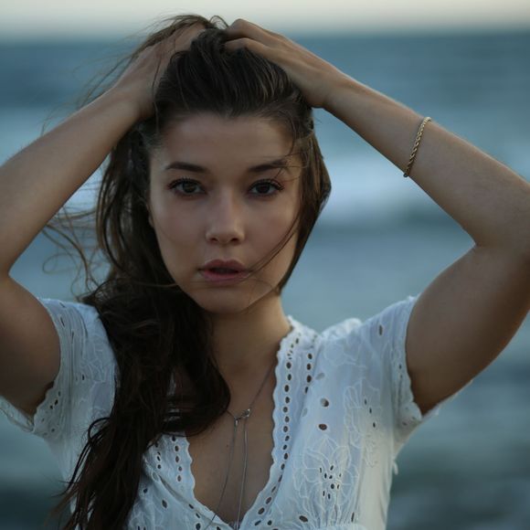 Meet your Posher, Ana - Picture 1 of 1