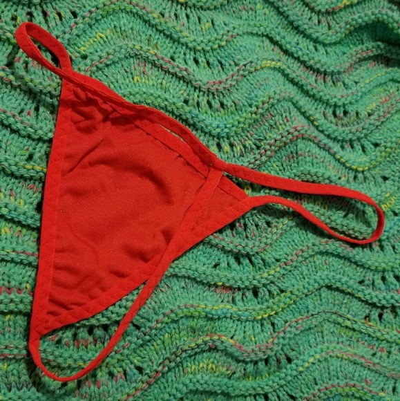 Red velvet string thong - Picture 3 of 4