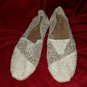 LN LACE TOMS
