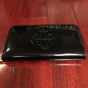 Tory Burch Patent Leather Continental Wallet