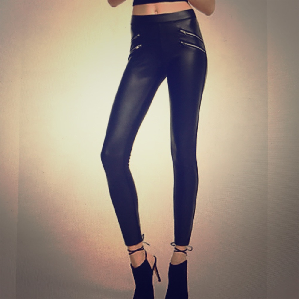 Hip zip leggings
