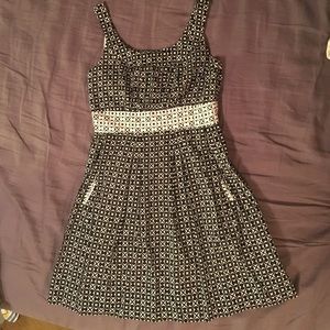 Dress with pockets. White House black market