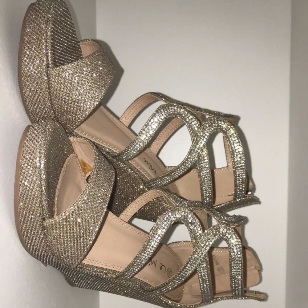 Women's sparkly wedges