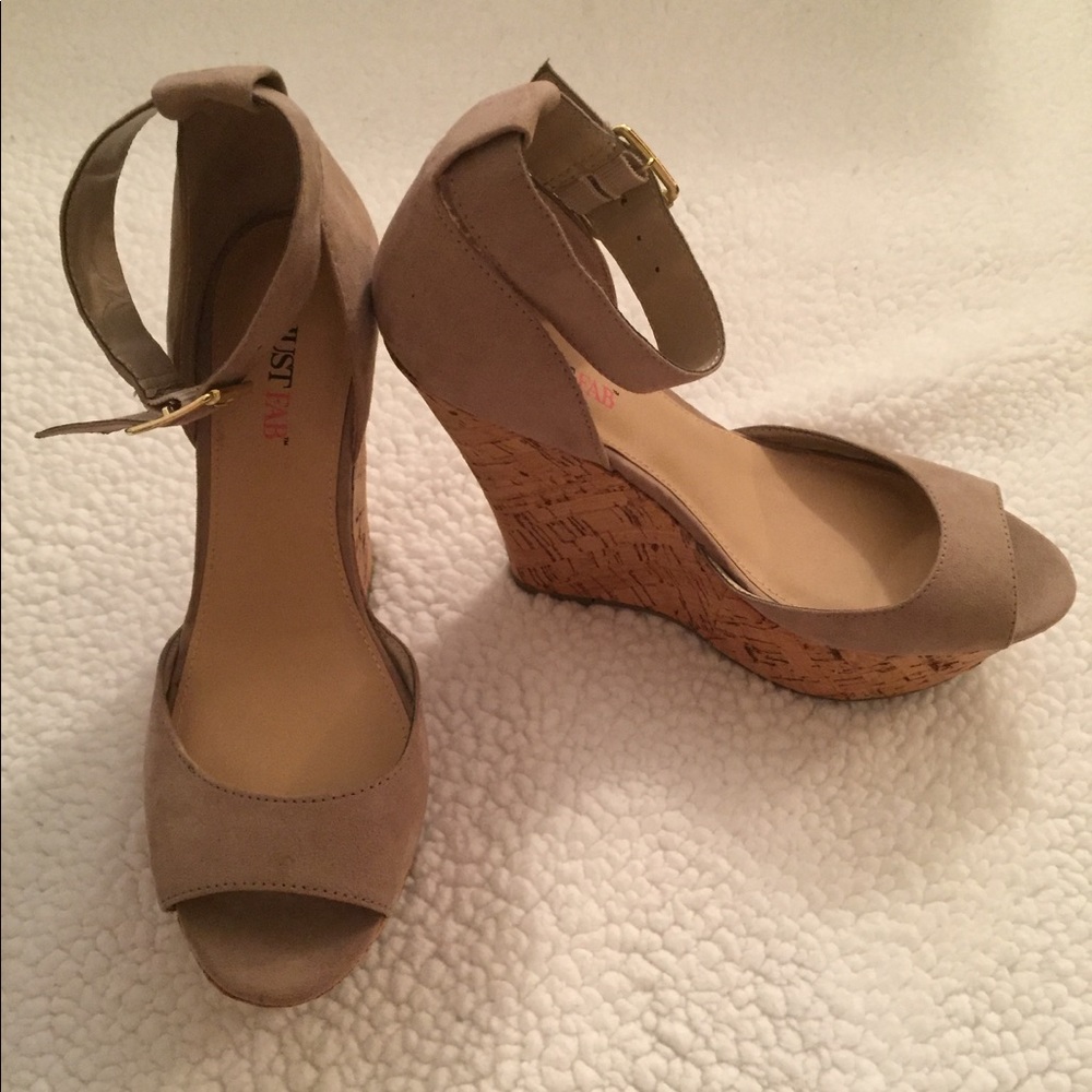 New Taupe/Camel Wedge Sandals!!