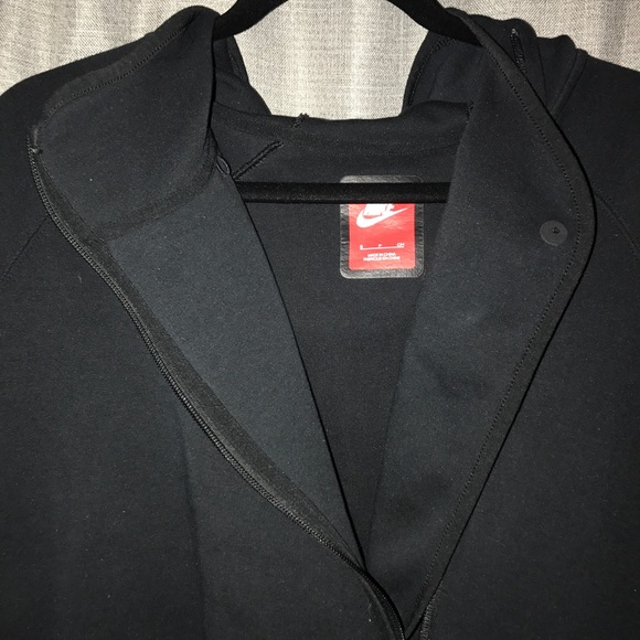 Nike tech jacket - Picture 3 of 3