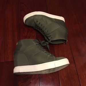 Steve Madden Lussious Hidden Wedge Sneaker