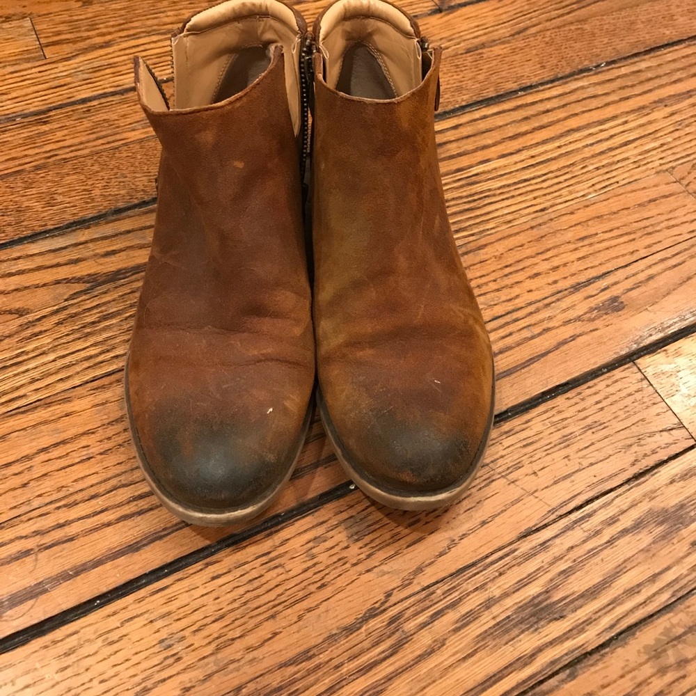 Brown boots
