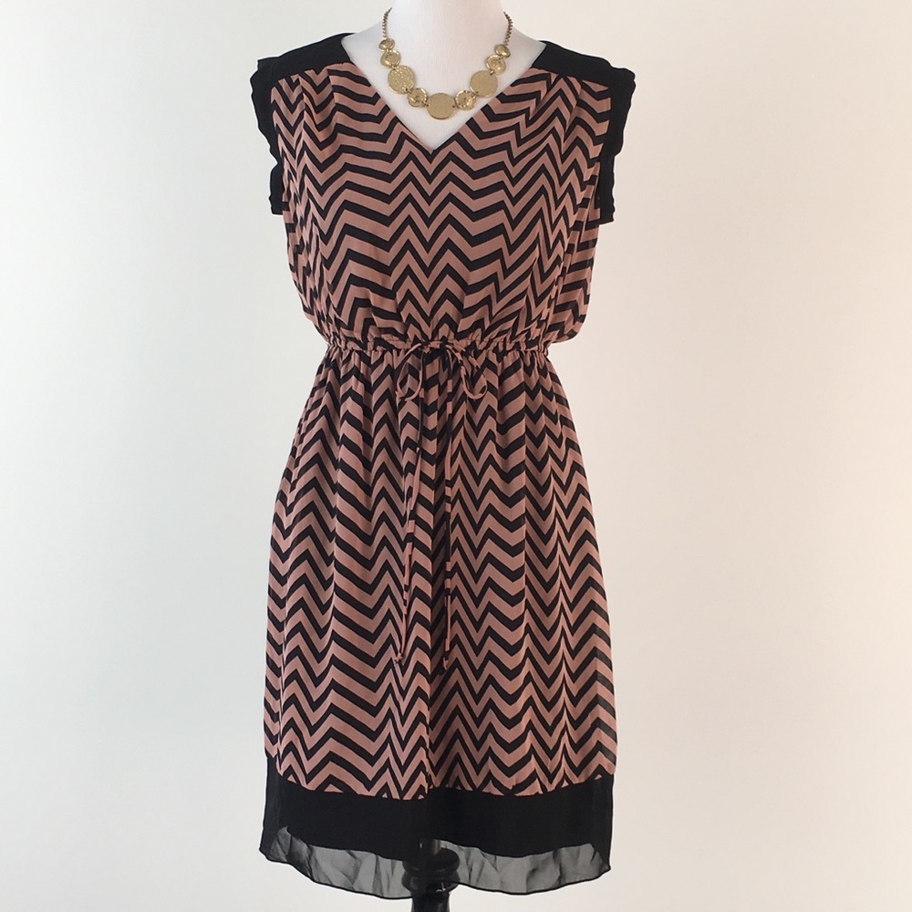 🎉FRIDAY NIGHT SPECIAL‼️NWOT Black & Salmon Dress