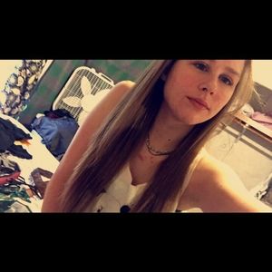 Meet your Posher, Holly