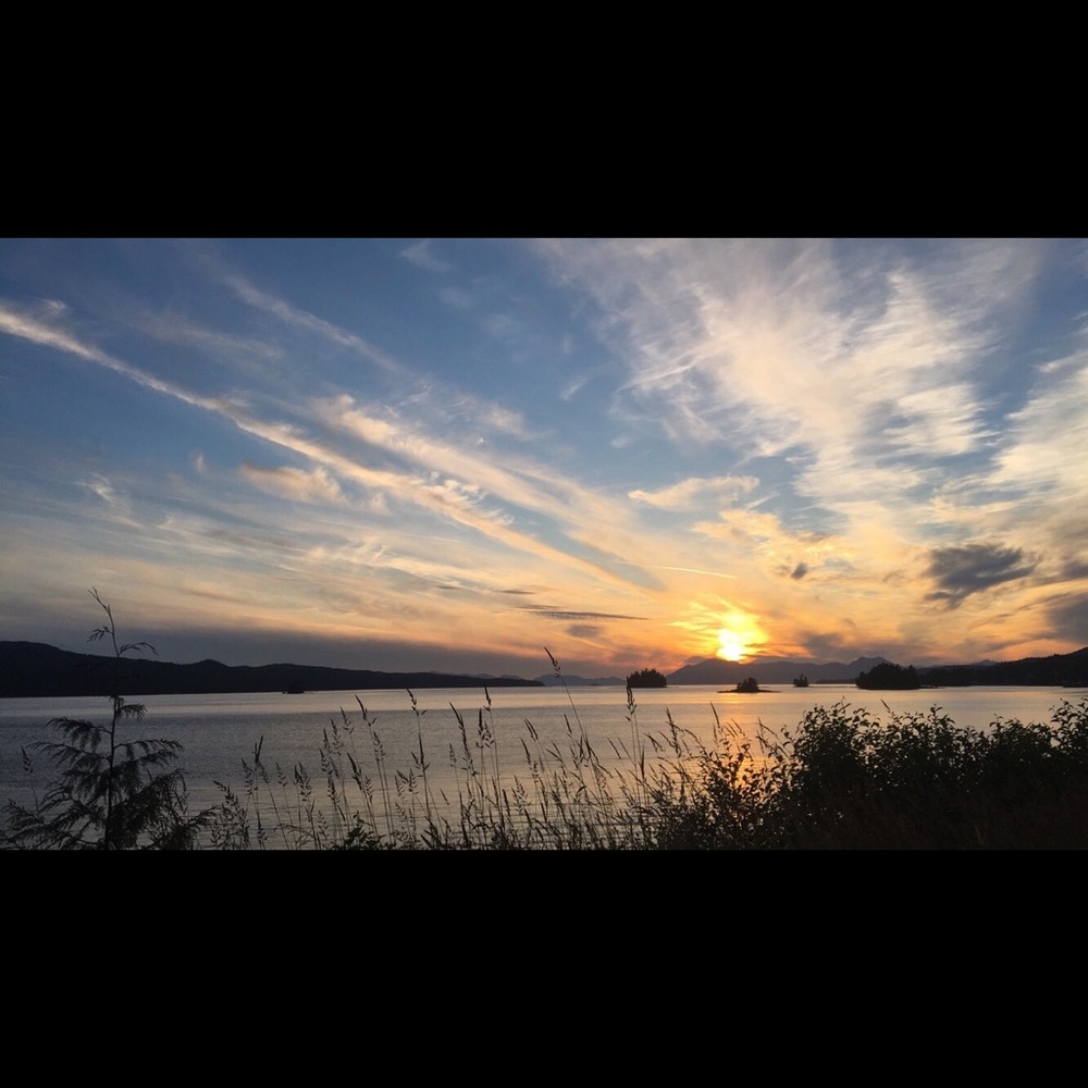 Meet your Posher, Emelie