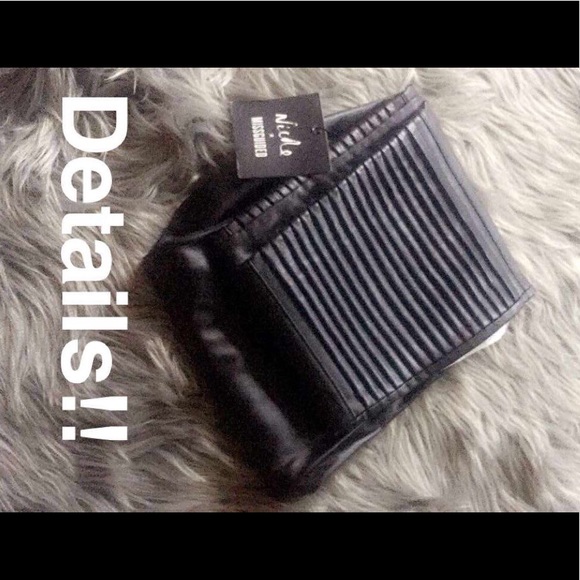 BIKER BABE - Picture 3 of 7