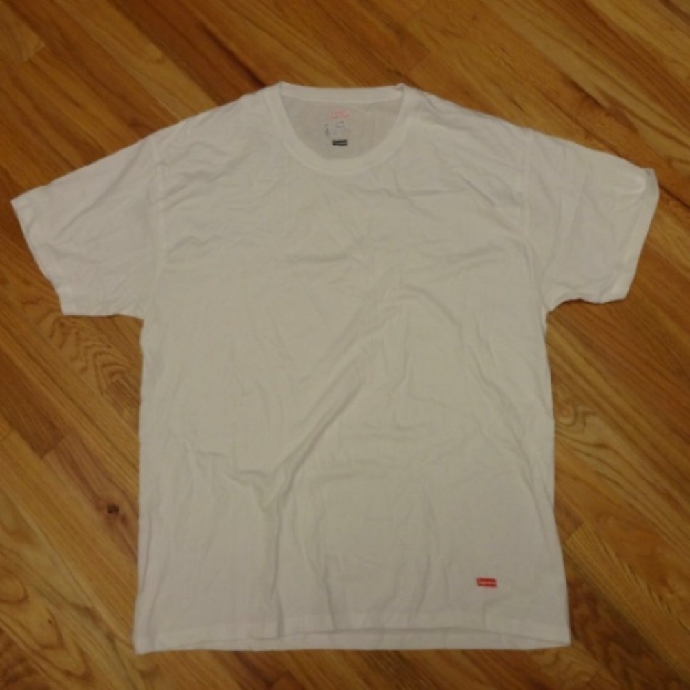 SupremexHanes white tee shirt