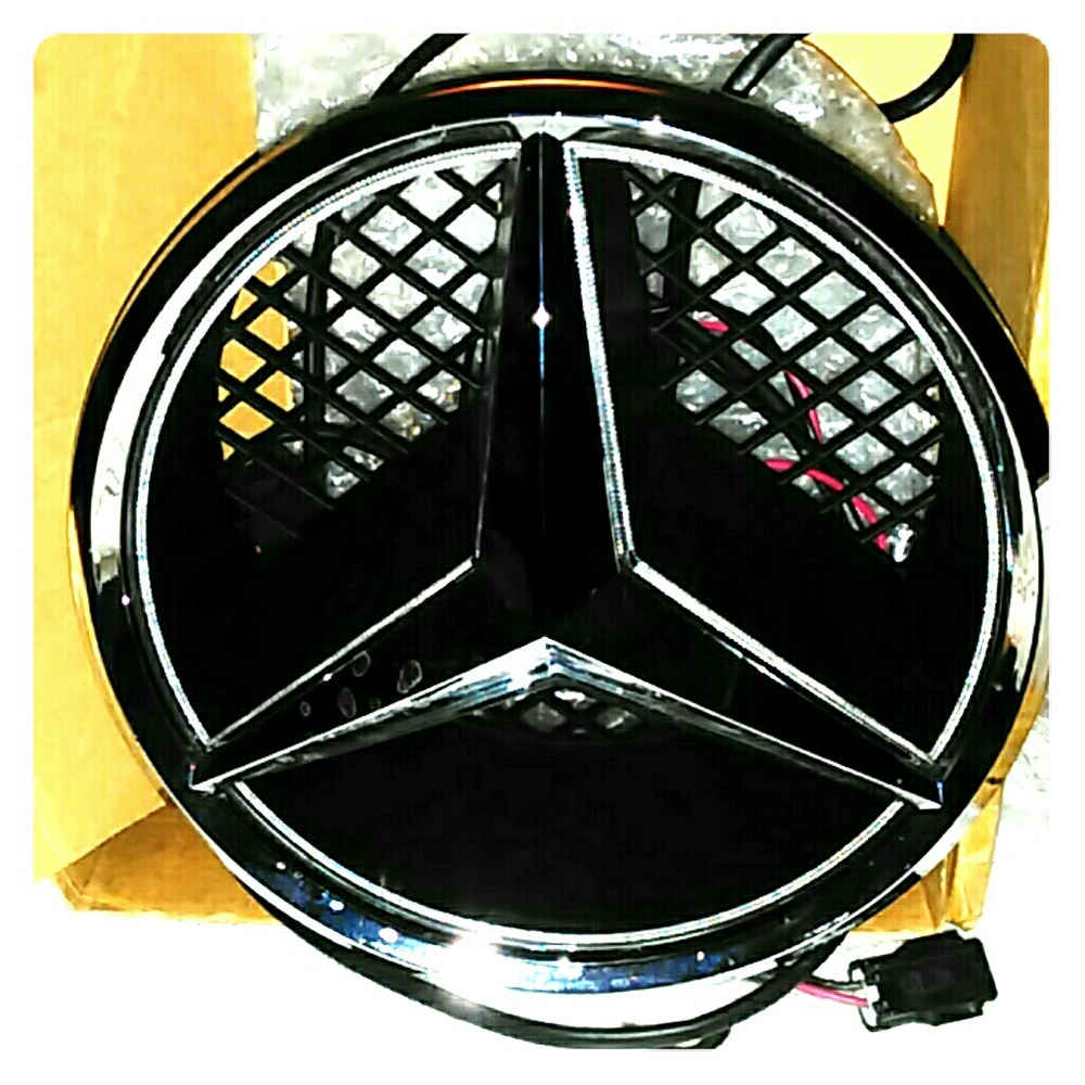 Mercedes emblem