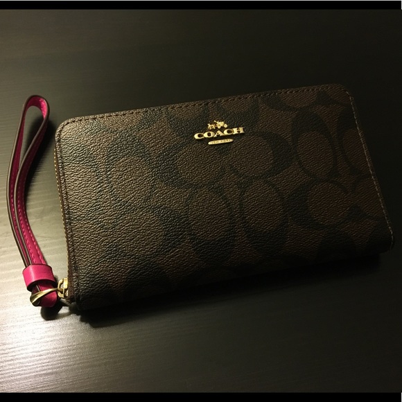 Signature Coach wristlet/ wallet - Picture 2 of 7