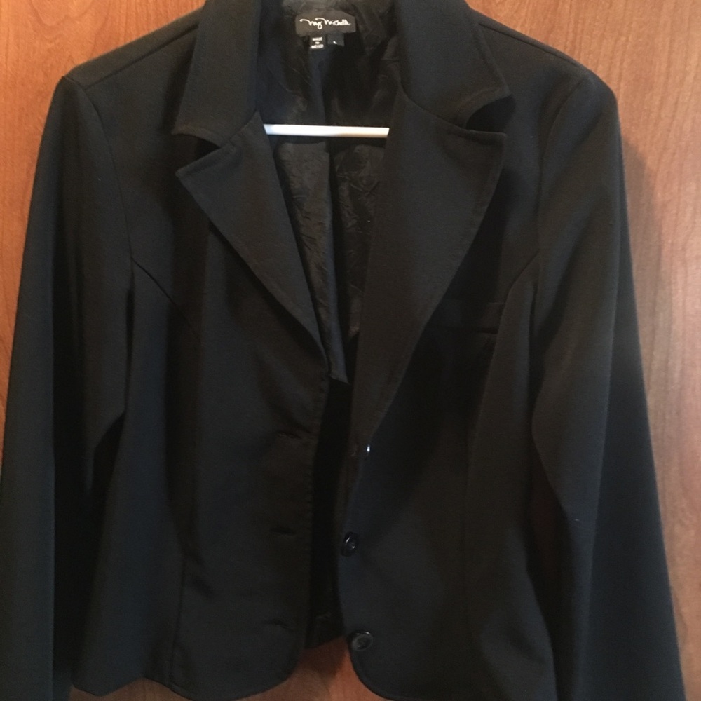 Women's black blazer. Size L.