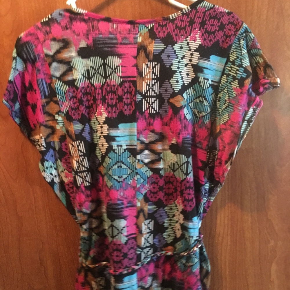 Multicolored Aztec print top. - Picture 2 of 3