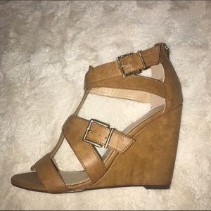Express - wedge heels