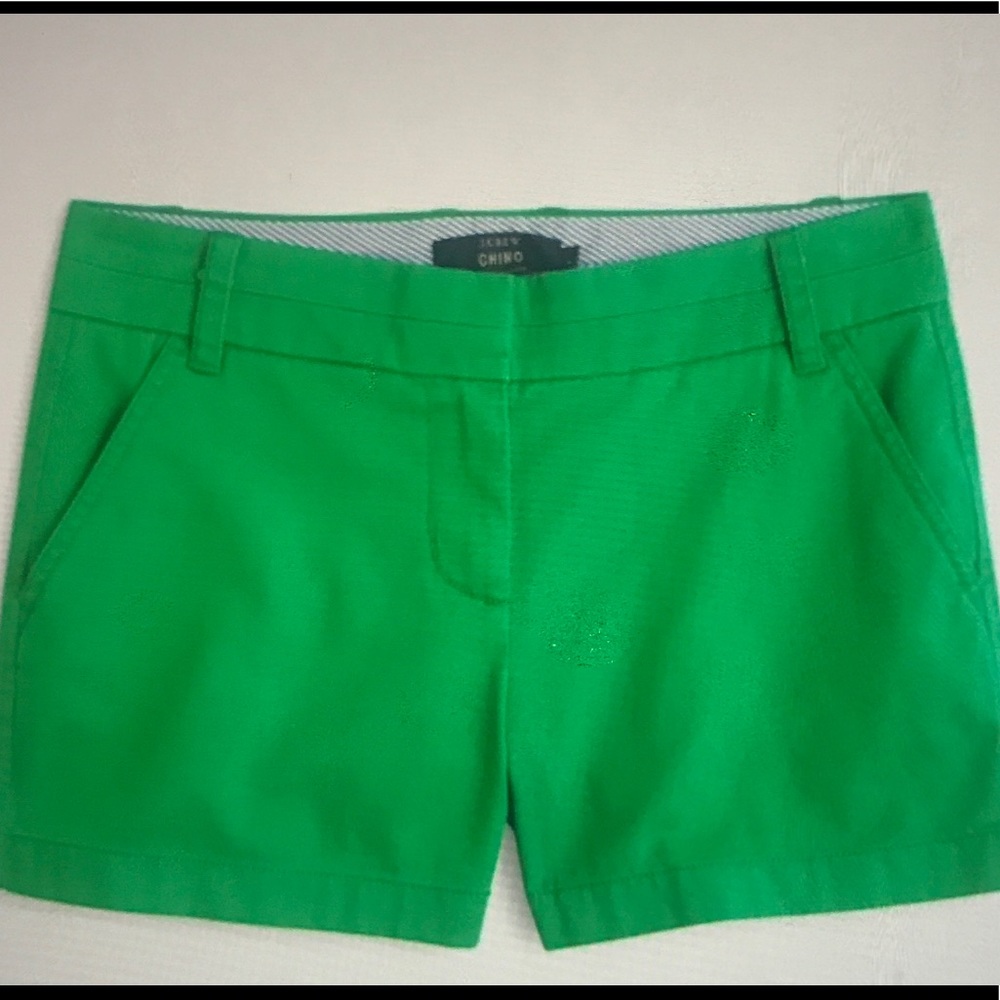 NWOT! J. Crew Kelly Green  4" Classic Chino Shorts
