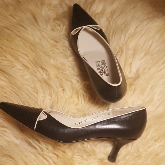 ❤NWOT❤ SALVATORE FERRAGAMO PUMPS❤ - Picture 8 of 8