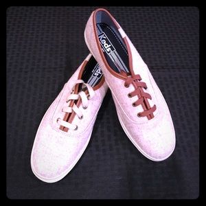 KEDS-NWT- Tan colored Women's Shoes (Sz 9.5)