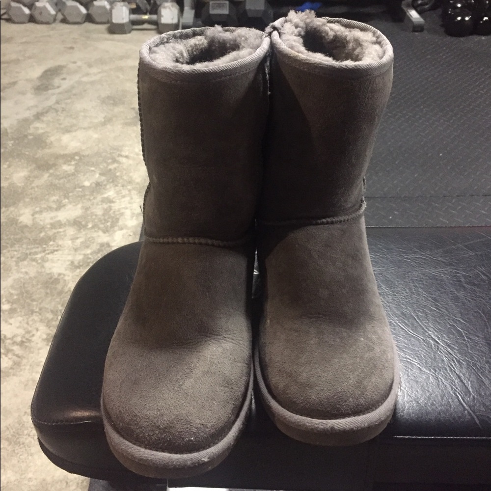Women's size 5 Uggs