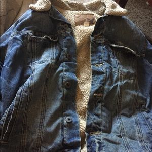 Jean jacket with fur