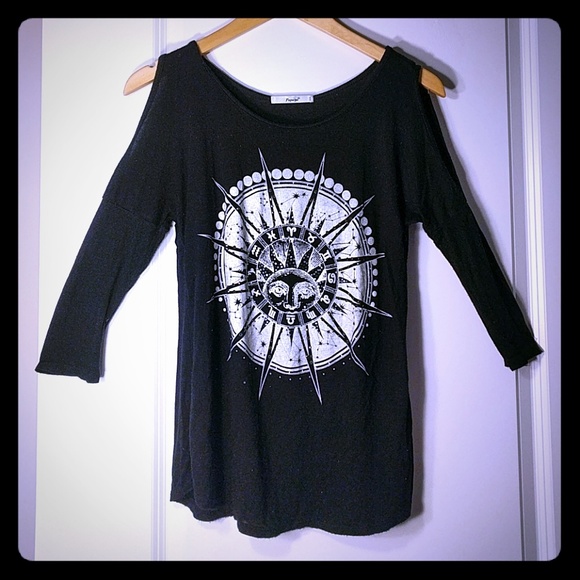 Papaya Tops - ‼️SALE‼️ Zodiac sign long sleeved shirt