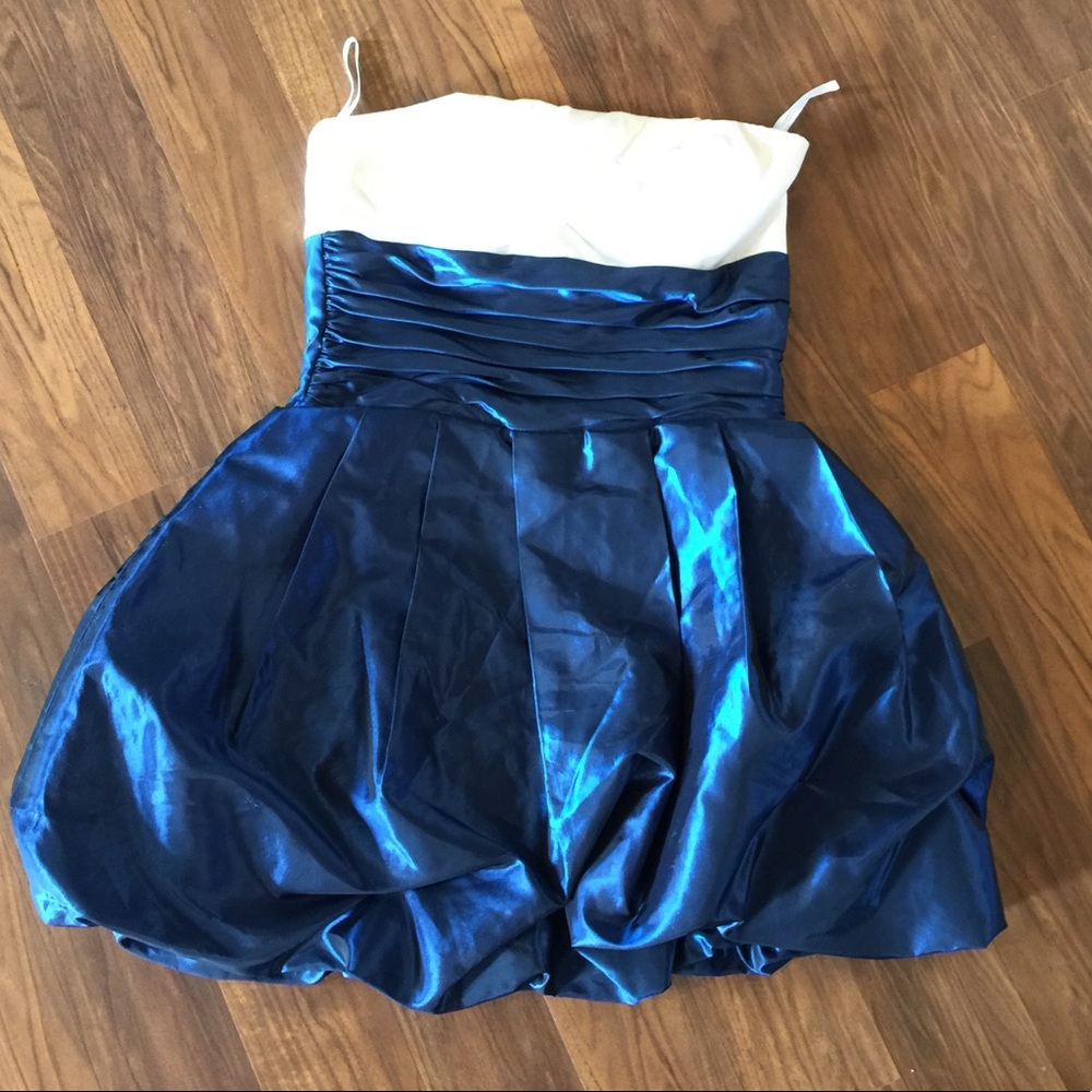 White and Blue Bubble Homecoming dress size 7