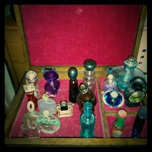 OLD BOX FULL OF OLD MINI BOTTLES