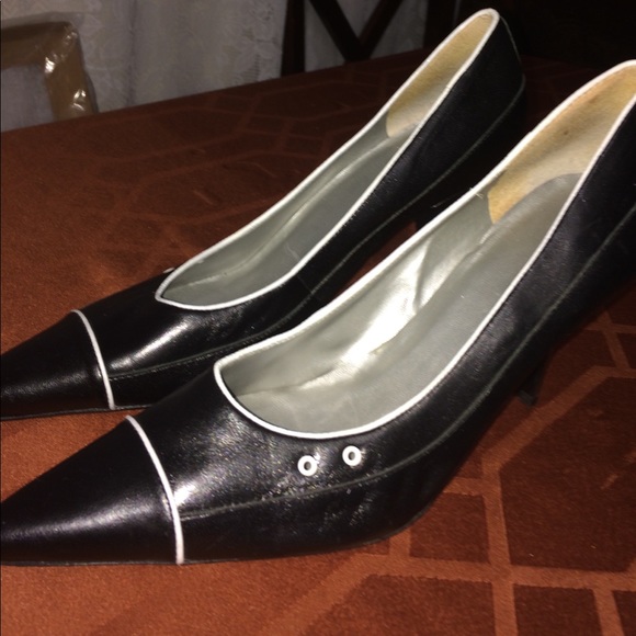 BCBGirls shoes - Picture 2 of 4