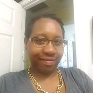 Meet your Posher, Tia